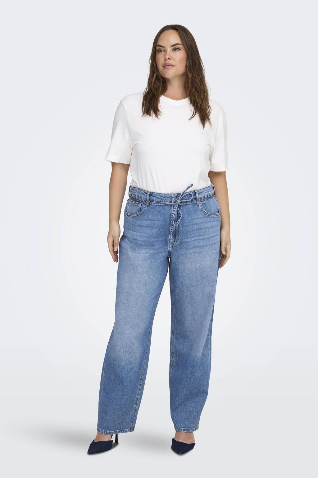 Medium blue denim dames ONLY CARMAKOMA high waist straight leg jeans van denim met rits- en knoopsluiting en effen