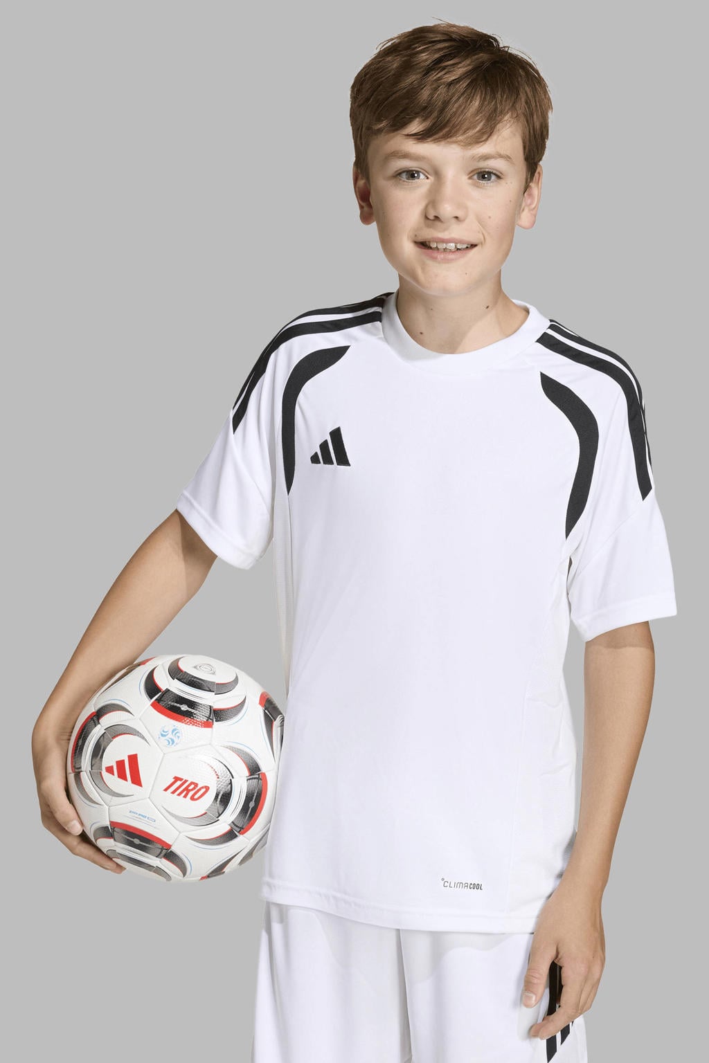Wit en zwarte jongens en meisjes adidas Performance junior voetbalshirt Tiro26 van polyester met korte mouwen en ronde hals