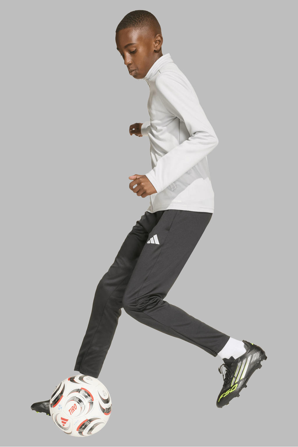 Lichtgrijze jongens en meisjes adidas Performance trainingsjack Entrada26 van polyester met effen, lange mouwen, opstaande kraag en ritssluiting