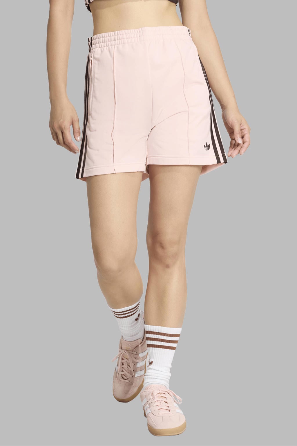Lichtroze en bruine dames adidas Originals short Firebird Classic van polyester met loose fit, regular waist en effen