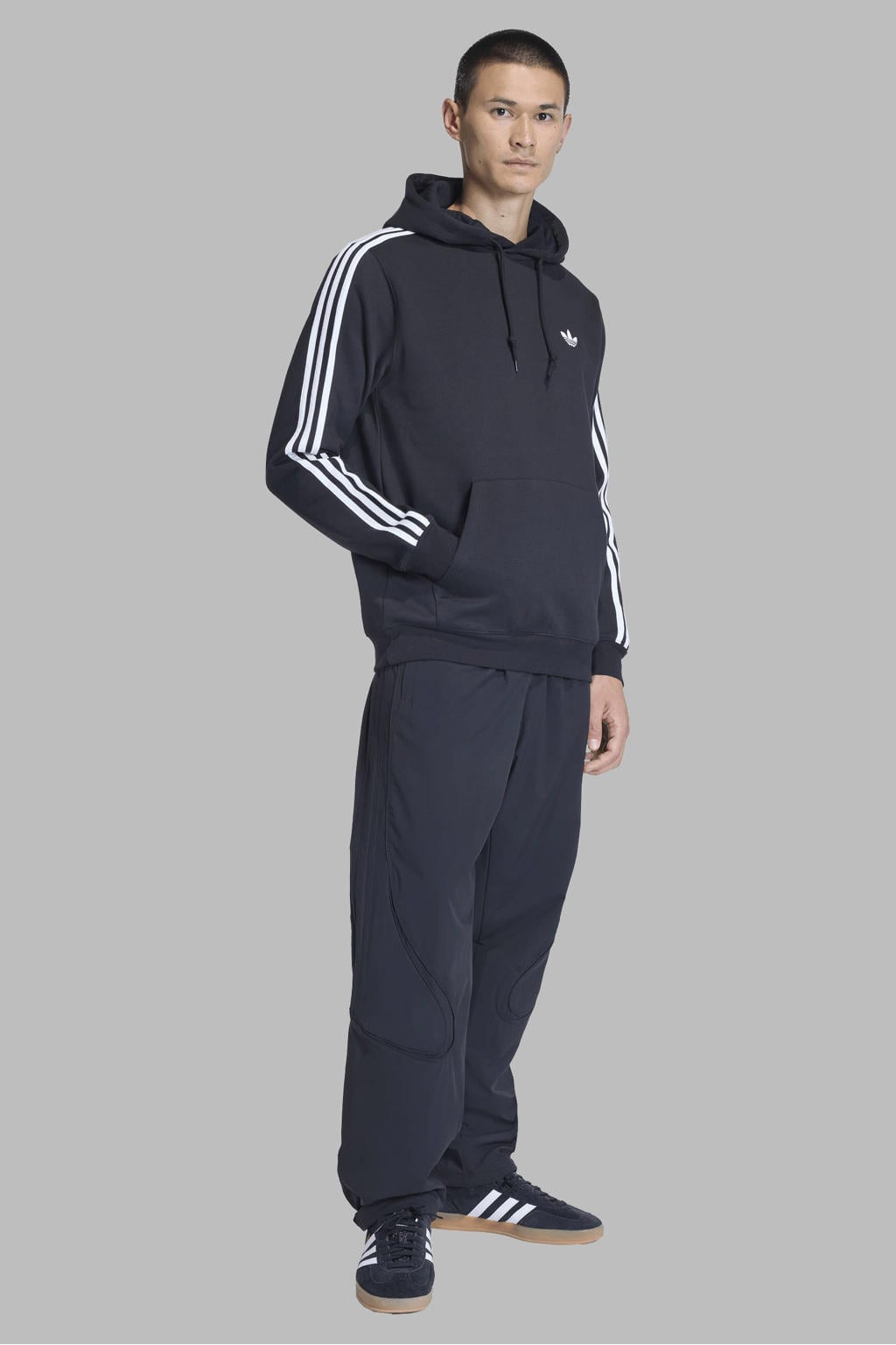 Zwarte heren adidas Originals hoodie van sweat materiaal met effen, lange mouwen, capuchon en elastische tailleband met koord