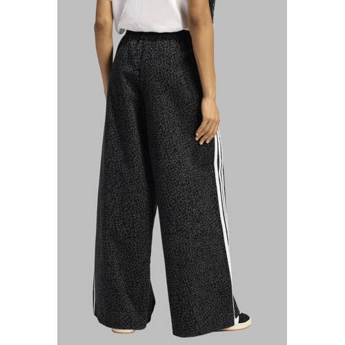 adidas Originals denim broek Firebird zwart afbeelding