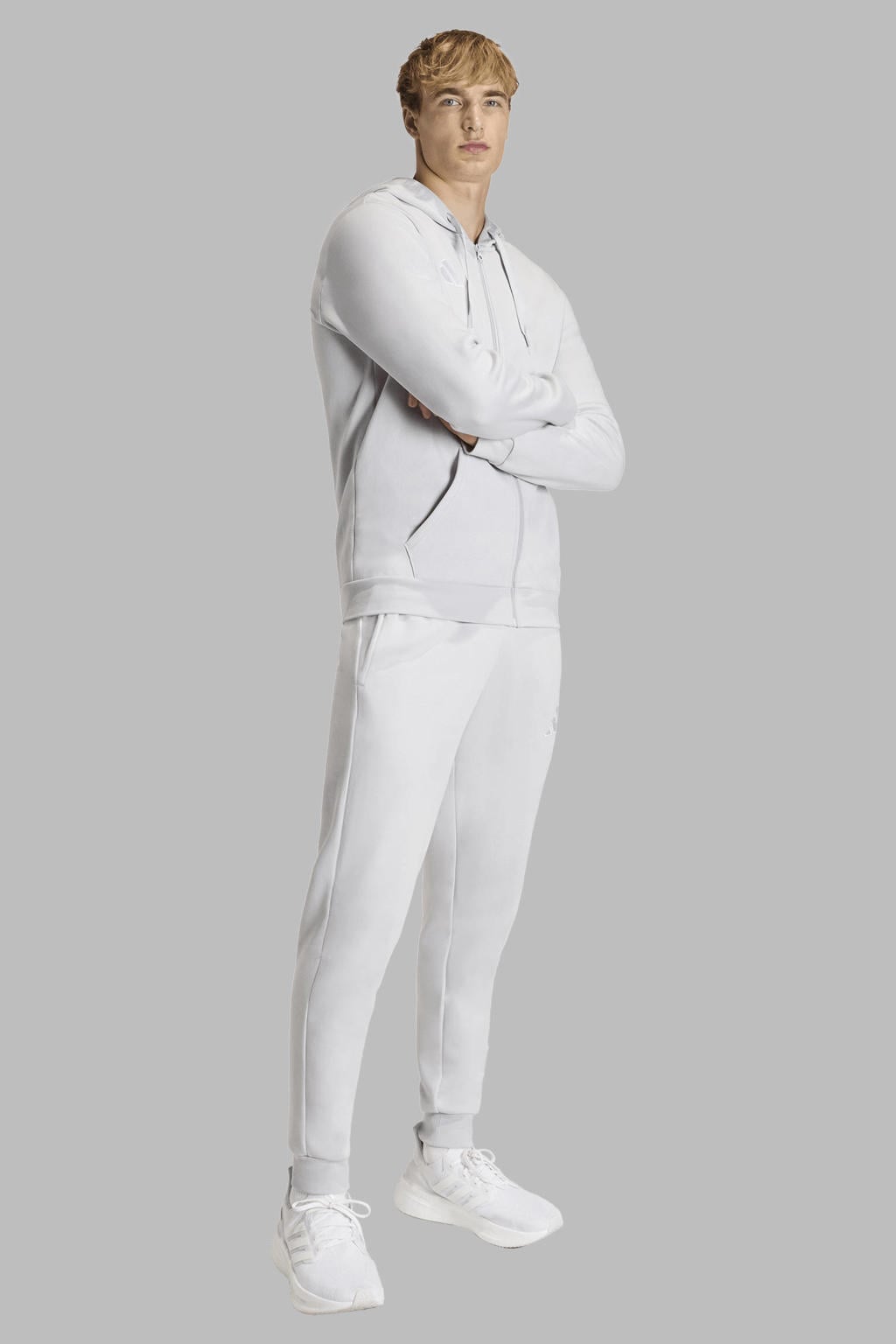 Lichtgrijze heren adidas Performance Senior sportvest Entrada26 van sweat materiaal met effen, lange mouwen, capuchon en ritssluiting