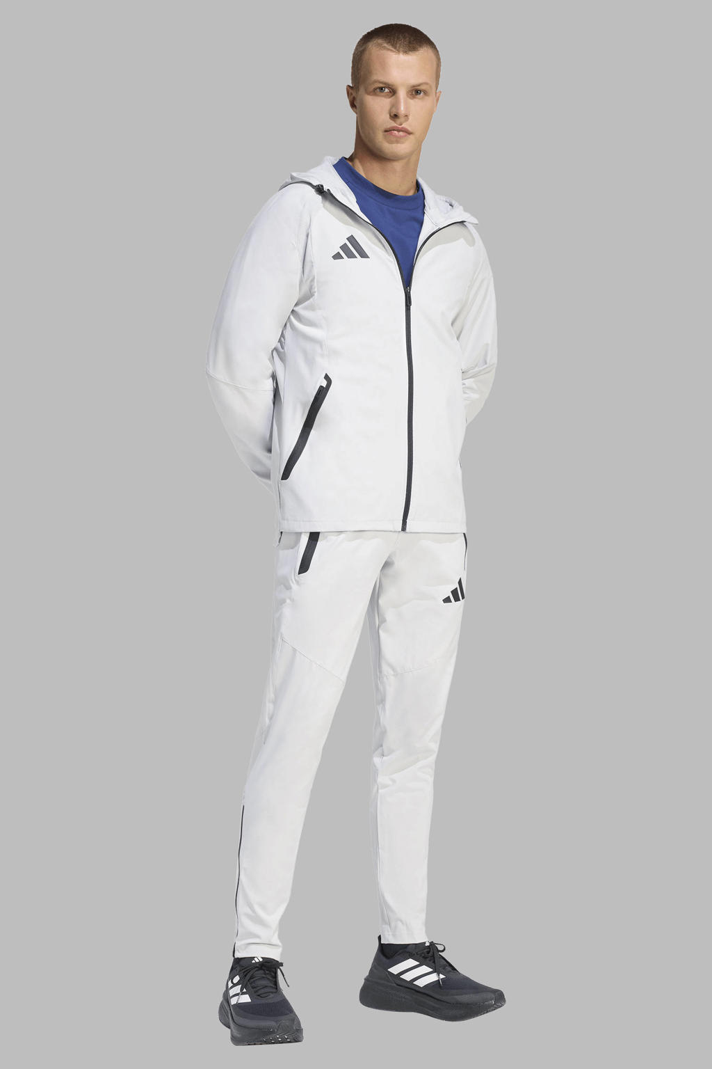 Lichtgrijs en zwarte heren adidas Performance Senior trainingsbroek Tiro Travel van polyester met effen