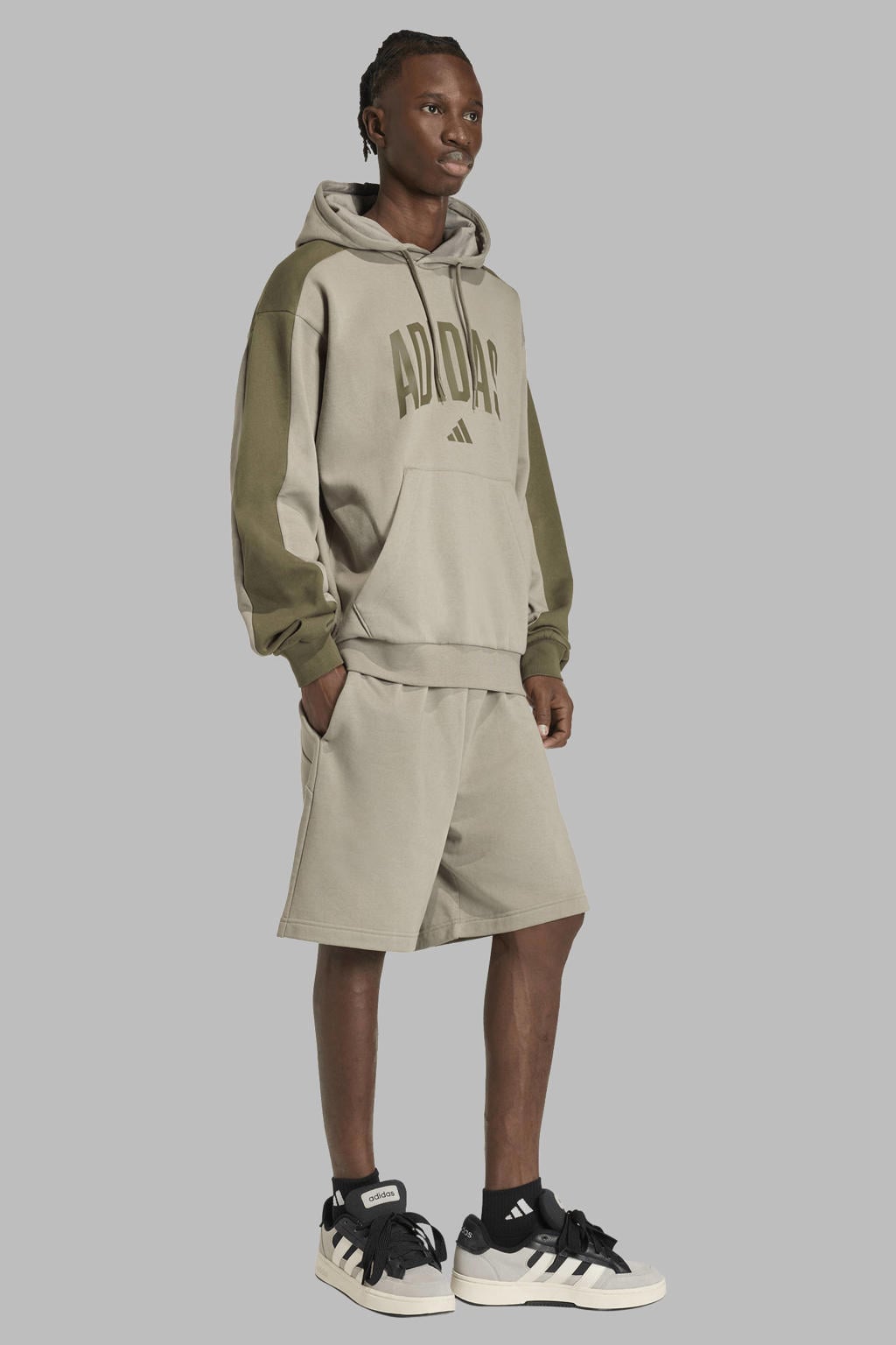 Beige en groene heren adidas Sportswear hoodie met printopdruk, lange mouwen en capuchon
