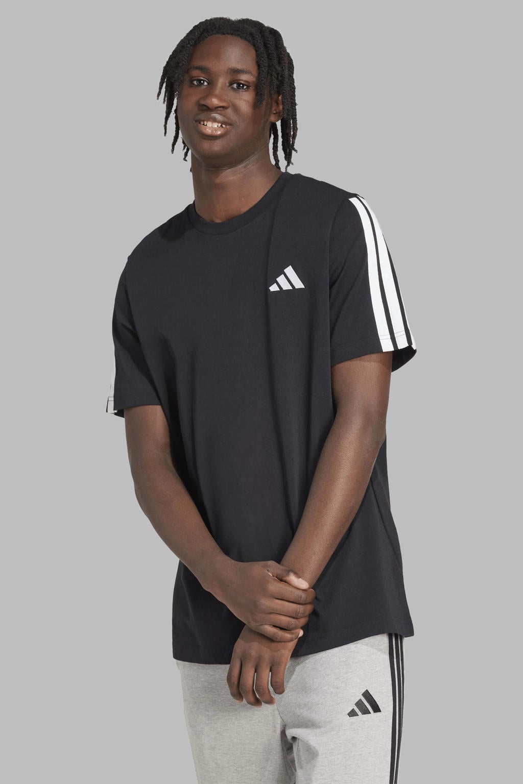 Zwarte heren adidas Sportswear T-shirt van katoen met logo dessin, korte mouwen en ronde hals