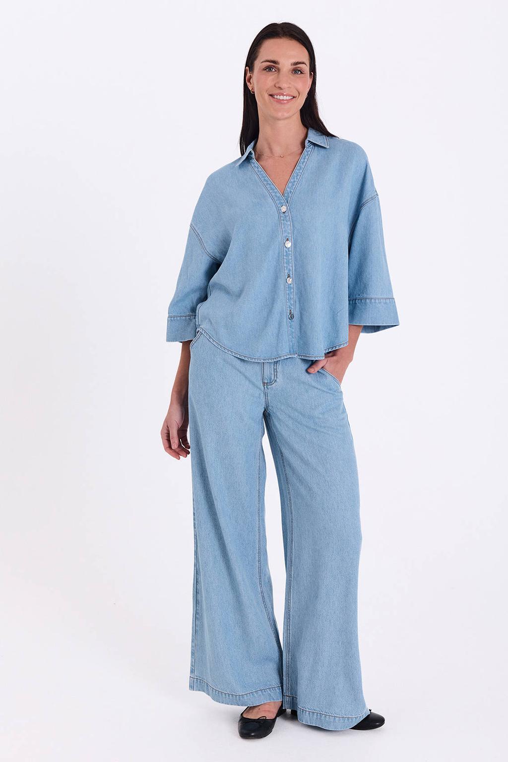 Light blue denim dames FREEQUENT high waist broek van jog denim met loose fit, rits- en knoopsluiting en effen