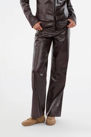 imitatieleren wide leg regular waist broek bruin