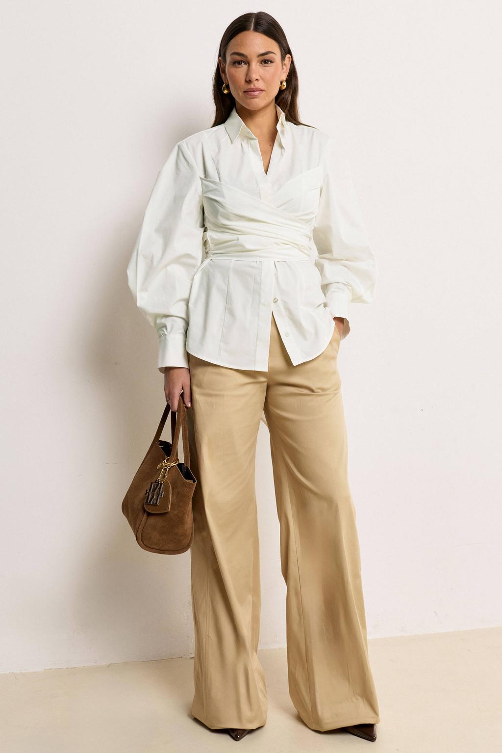 Witte dames JOSH V blouse van katoen met effen, lange mouwen, klassieke kraag, knoopsluiting en plooien