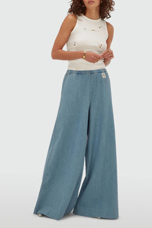 wide leg regular waist broek medium blue denim