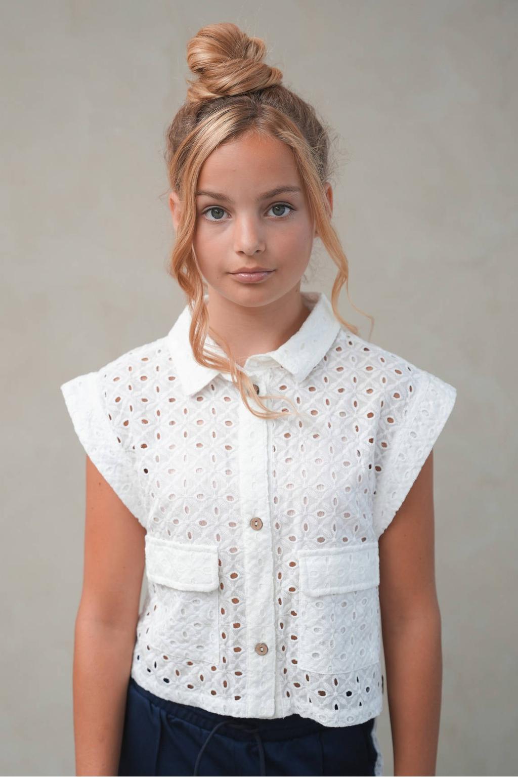 Witte meisjes Like Flo Young gilet broderie van katoen met effen, korte mouwen en knoopsluiting