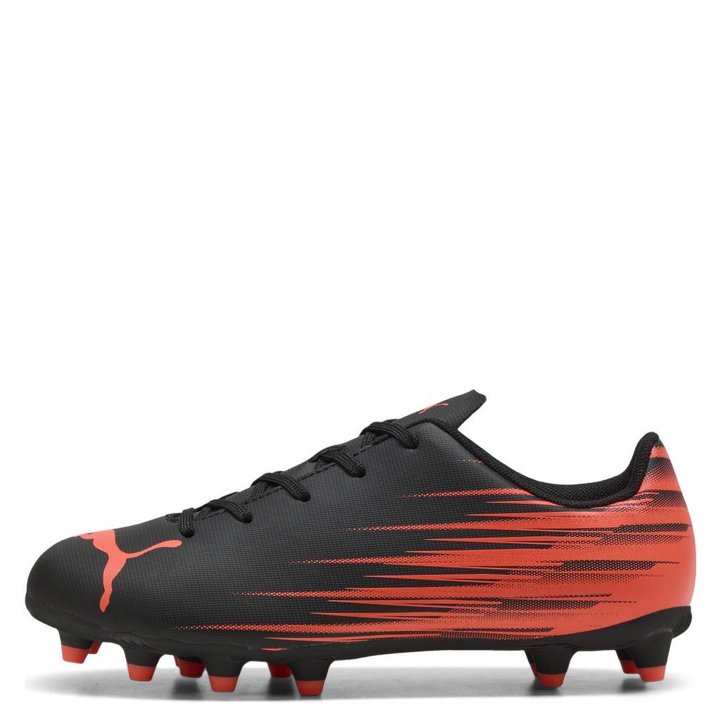 Zwart en oranje jongens en meisjes Puma Attacanto II junior voetbalschoenen van imitatieleer/voering: mesh/voetbed: eva