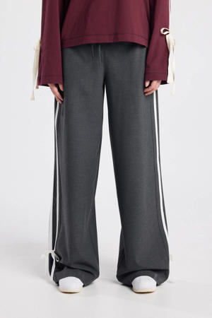 Wide leg regular waist gestreepte casual broek grijs