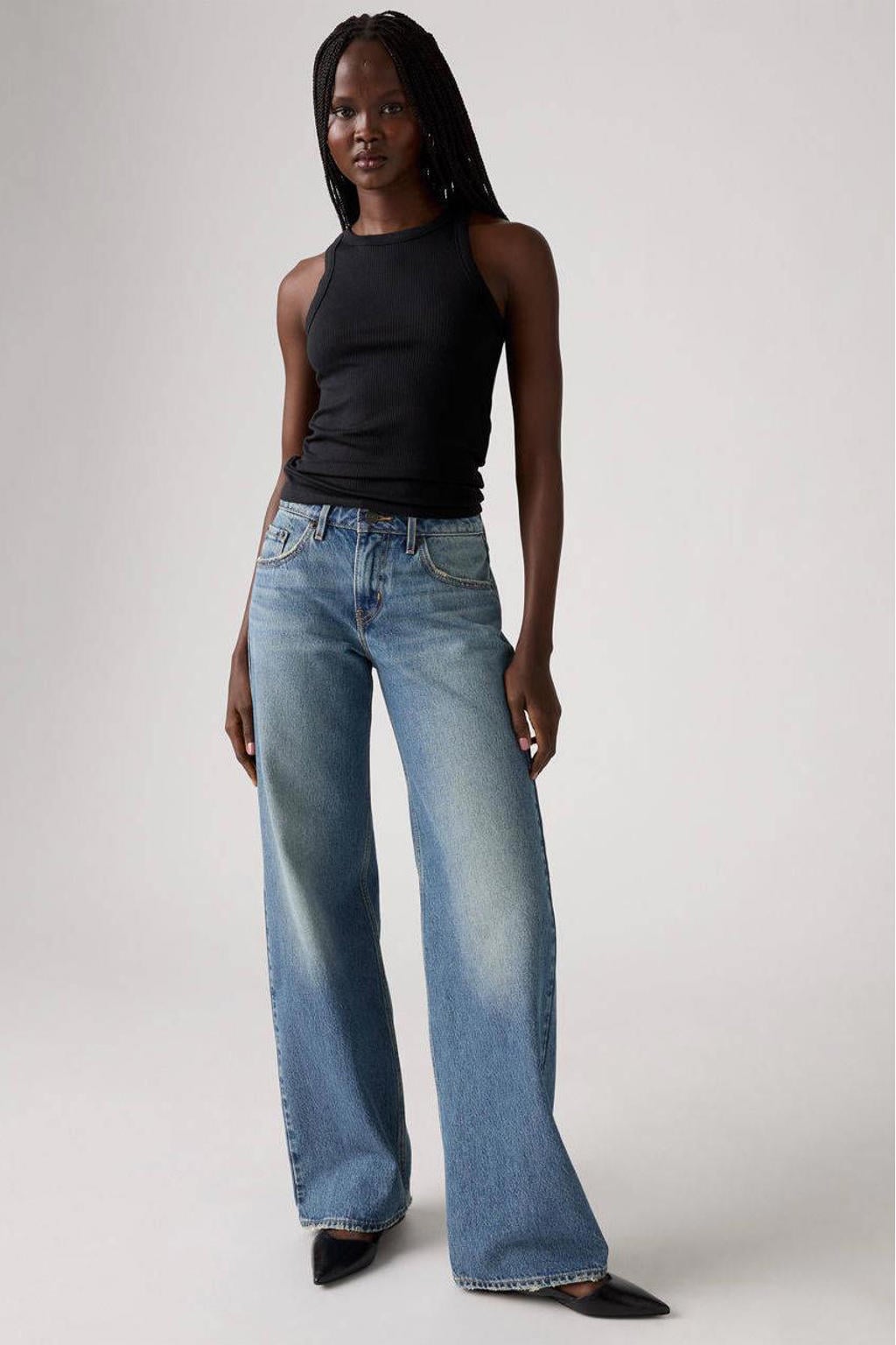 Medium blue denim dames Levi's low waist wide leg jeans van denim met knoopsluiting en effen