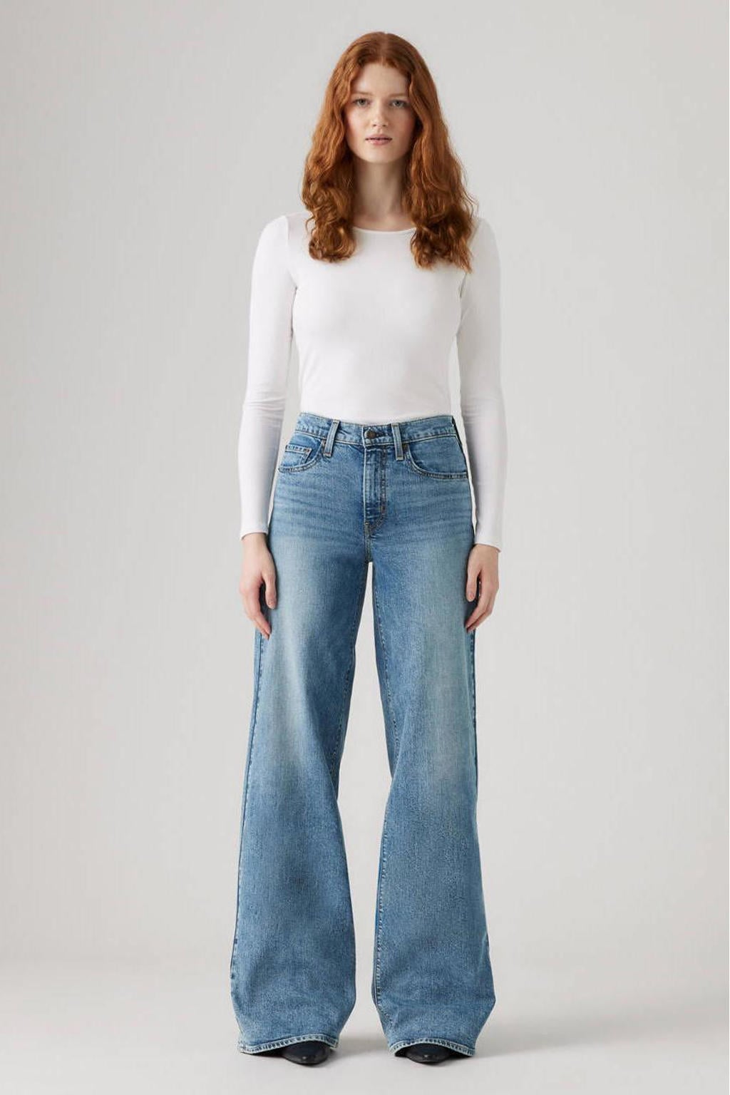Medium blue denim dames Levi's jeans van denim met high waist, rits- en knoopsluiting en effen