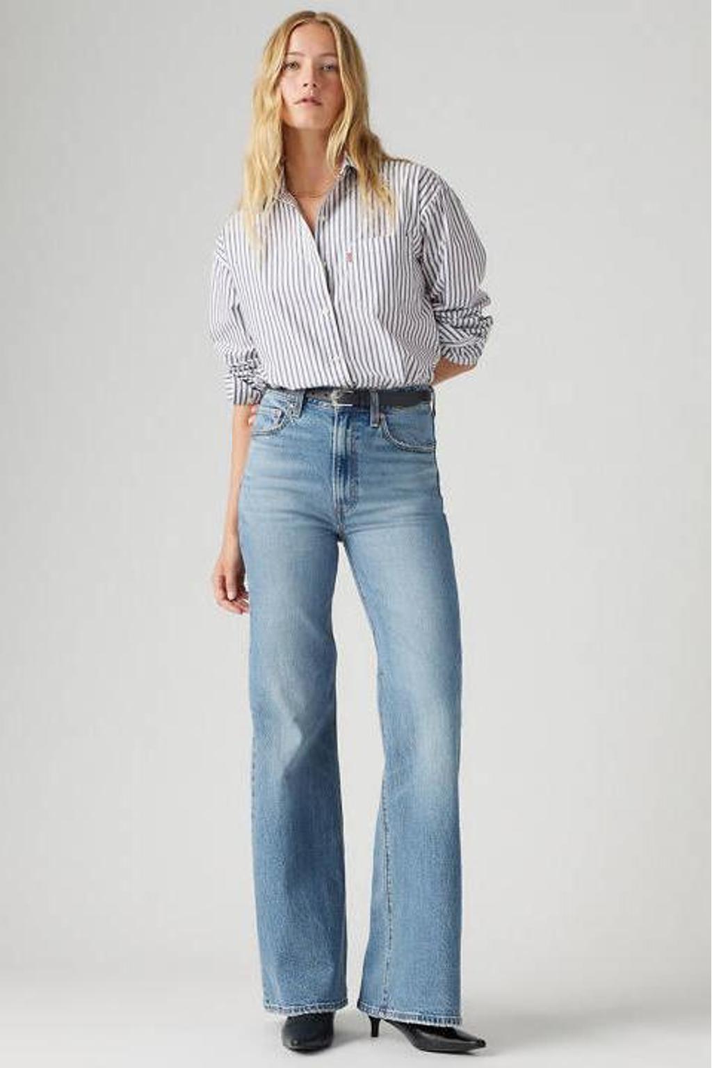 Medium blue denim dames Levi's high waist flared jeans van denim met rits- en knoopsluiting en effen
