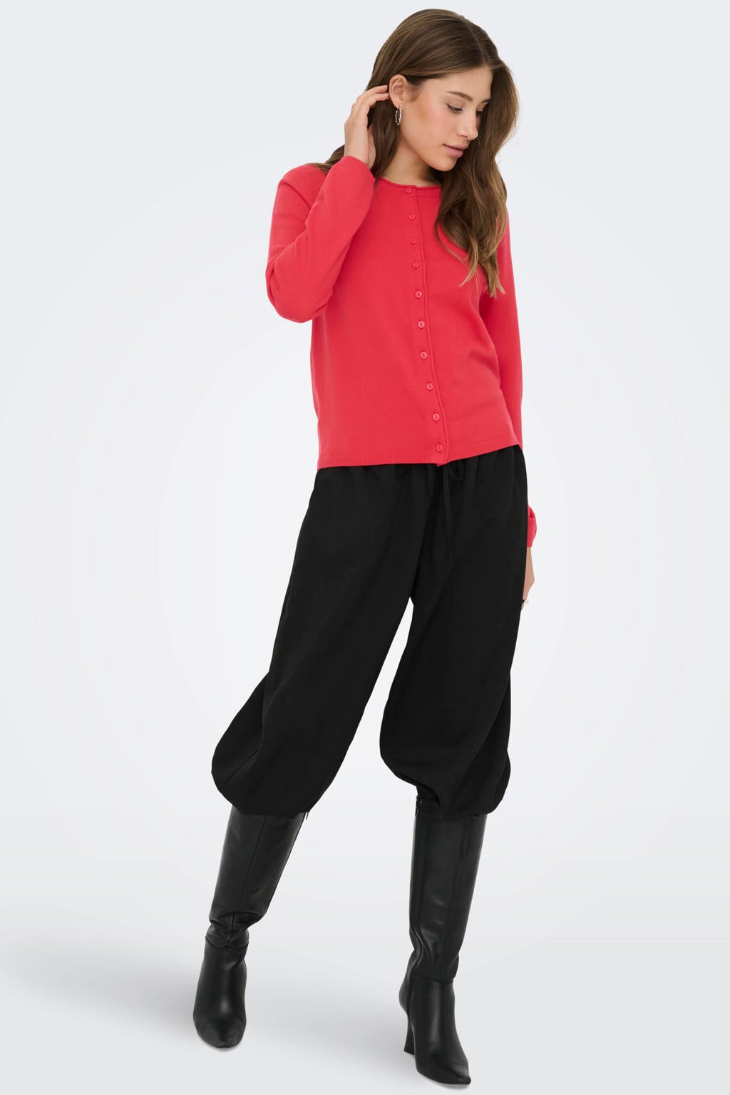 Rode dames ONLY vest gebreid met lange mouwen, ronde hals en knoopsluiting