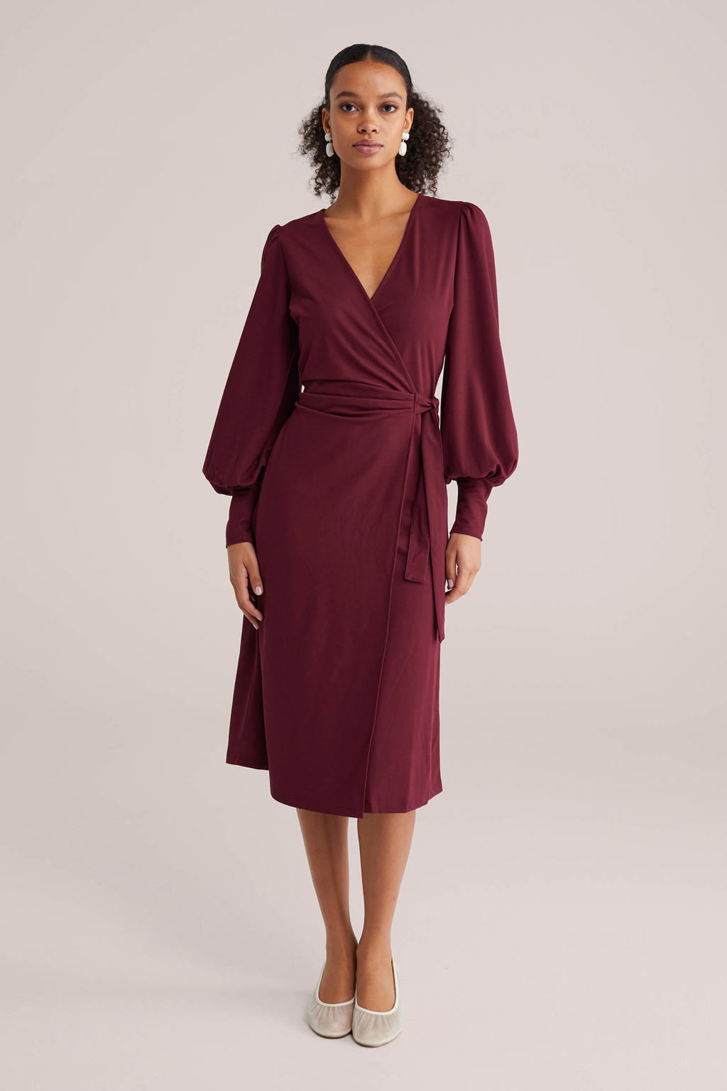 Donkerrode dames WE Fashion A-lijn jurk van viscose met effen, lange mouwen, V-hals en knoopsluiting