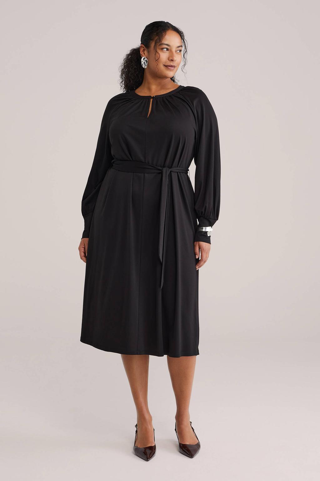 Zwarte dames WE Fashion Curve A-lijn jurk van viscose met effen, lange mouwen, V-hals en knoopsluiting