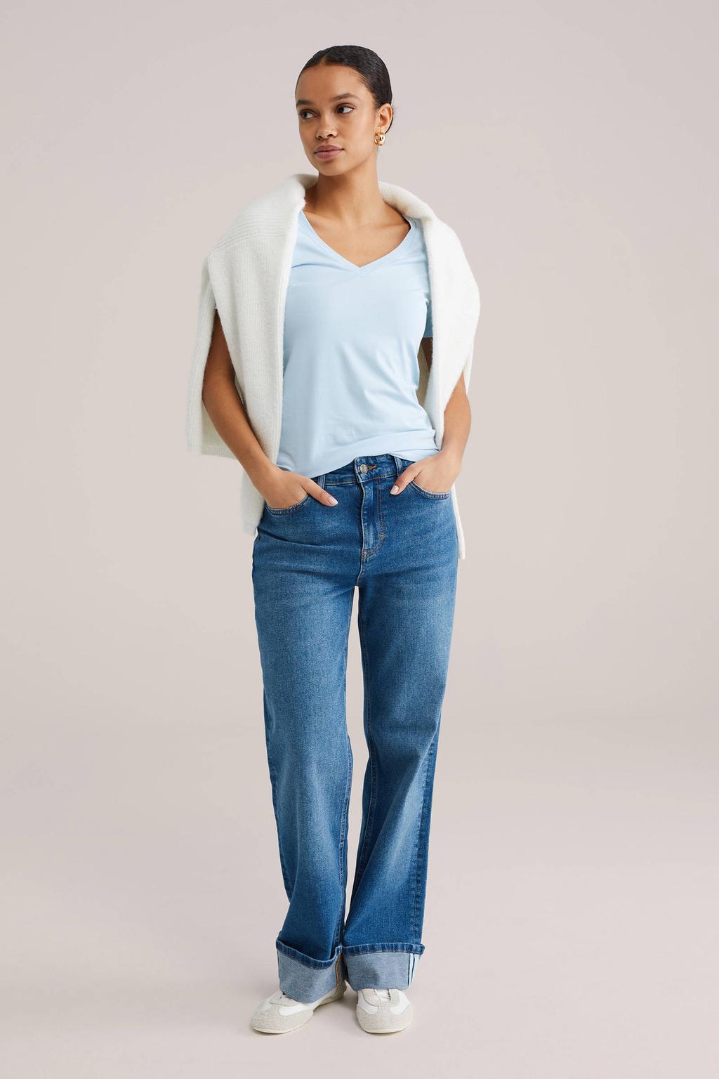 Lichtblauwe dames WE Fashion basic T-shirt van katoen met effen, korte mouwen en V-hals