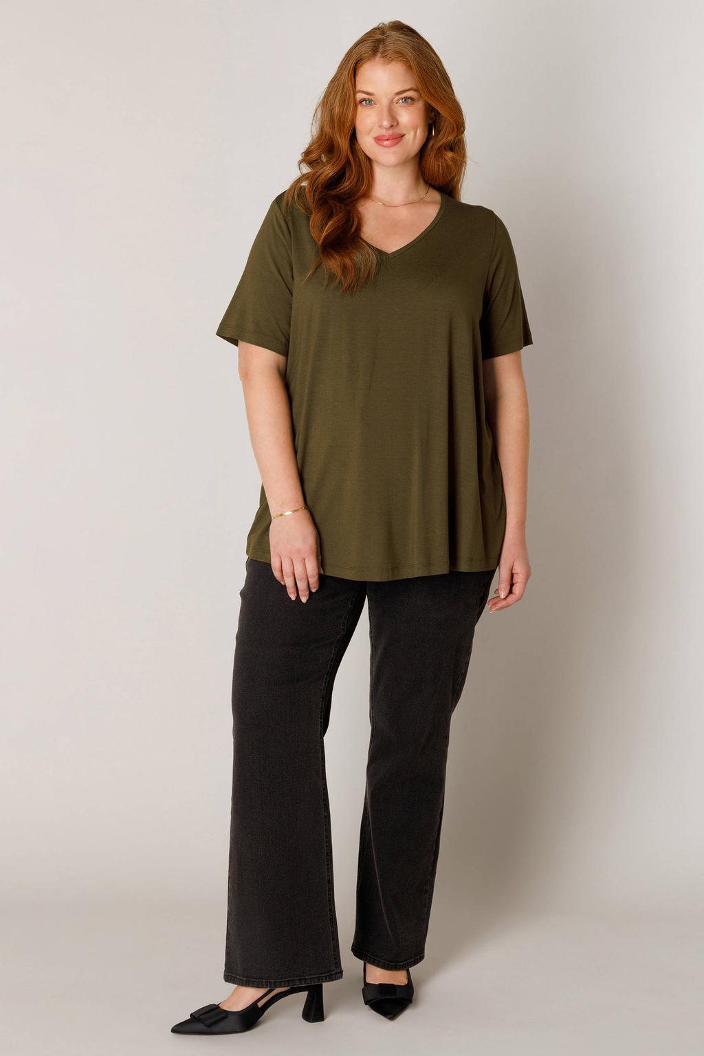 Base Level Curvy T-shirt