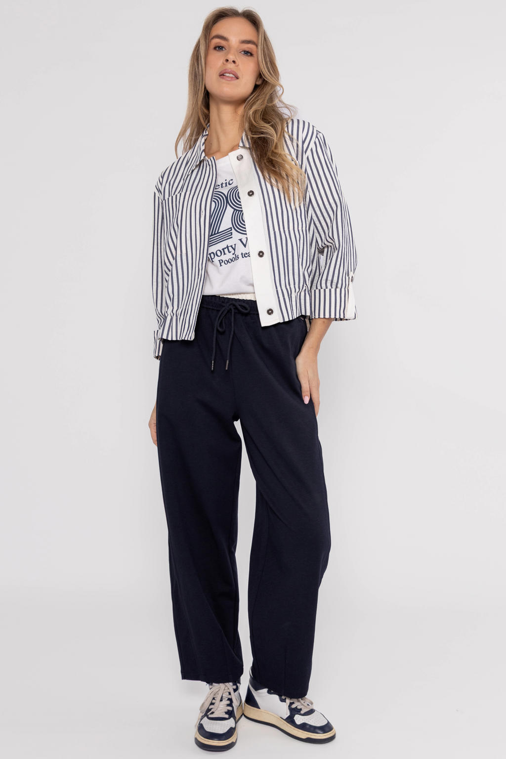 Donkerblauw en ecru dames Poools jasje van polyester met strepenprint, lange mouwen, polo kraag en knoopsluiting