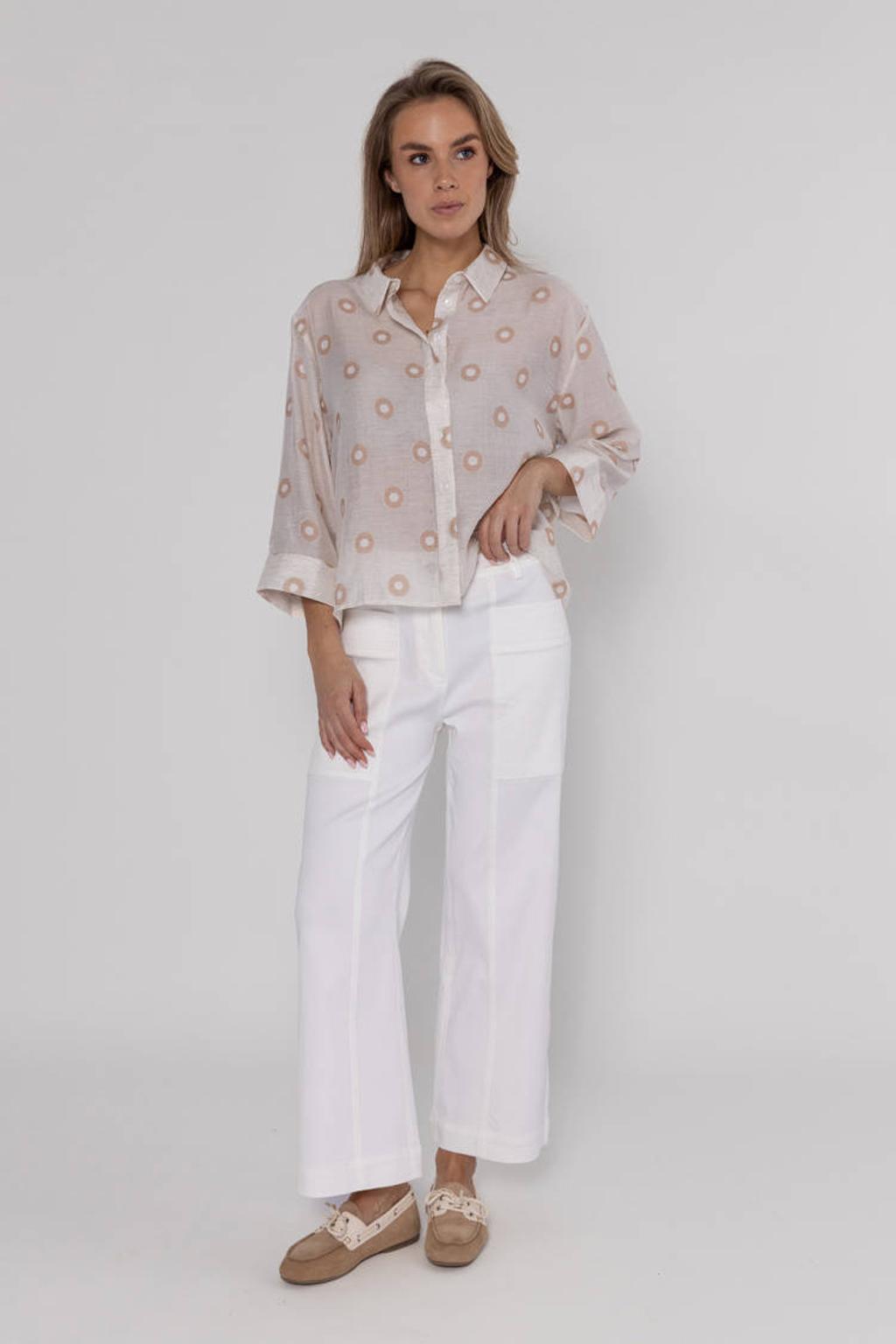 Zalm en zandkleurige dames Poools blouse van viscose met stippenprint, lange mouwen, klassieke kraag en knoopsluiting