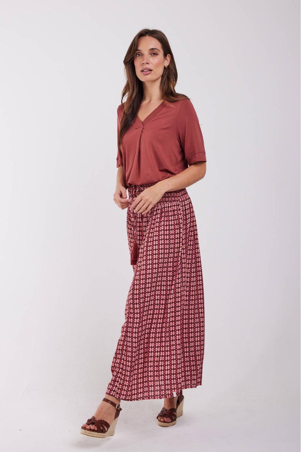 Donkerrood, rood en roze dames Didi A-lijn rok gemaakt van rayon en met elastische tailleband met koord