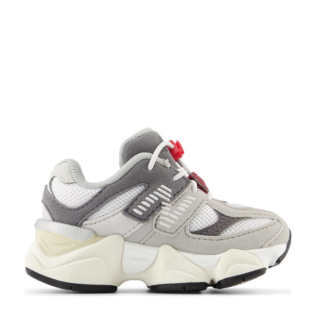 Lichtgrijs en grijze jongens en meisjes New Balance 9060 sneakers van mesh-pu/voering: mesh/voetbed: eva met elastische veters