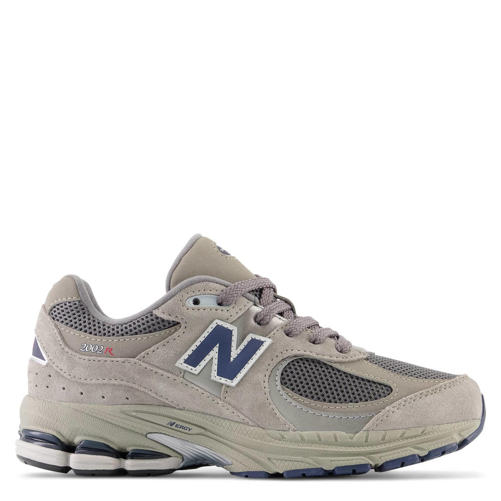 New Balance 2002 sneakers zand/metallic zilver