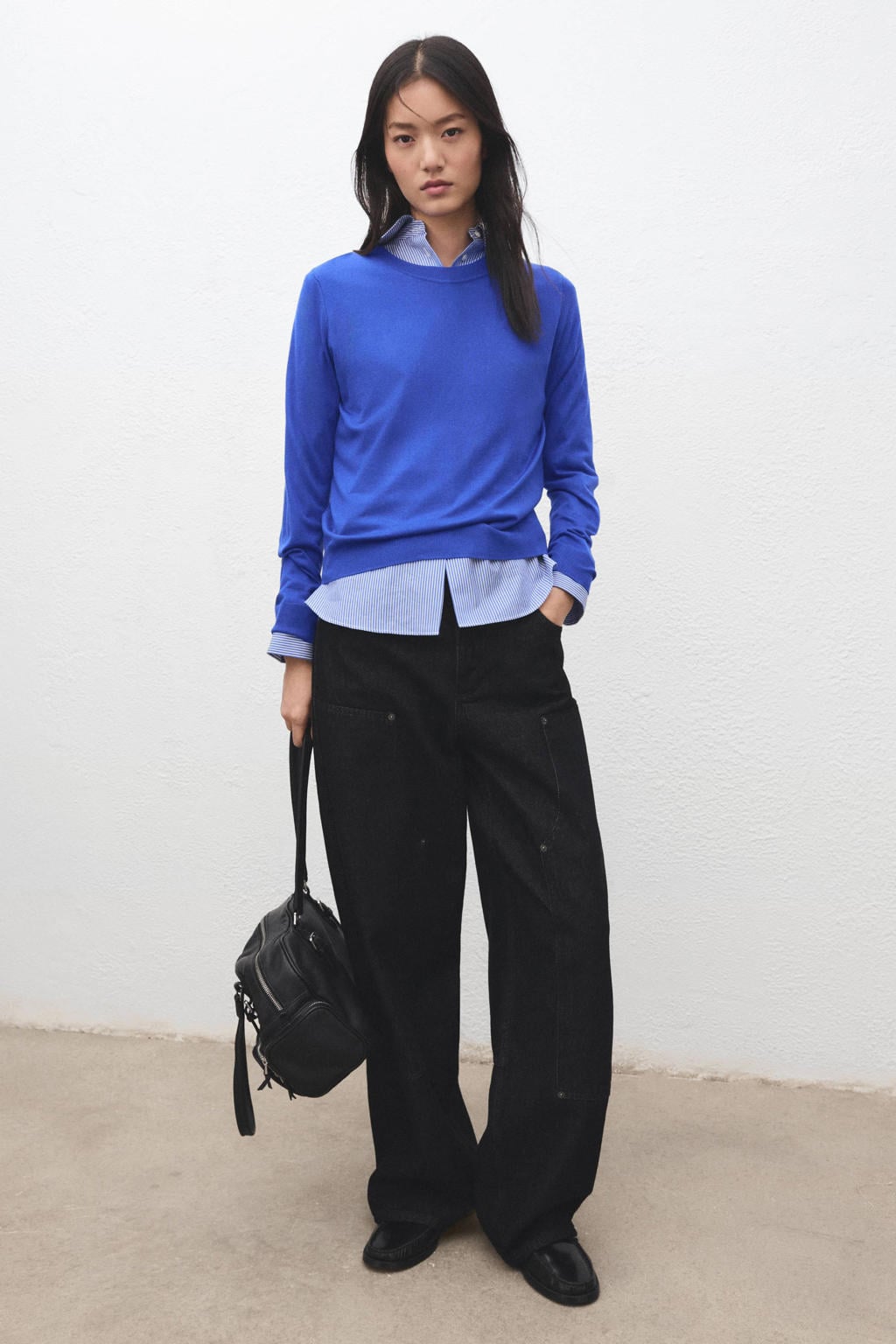 Blauwe dames Mango sweater van viscose met effen, lange mouwen en ronde hals