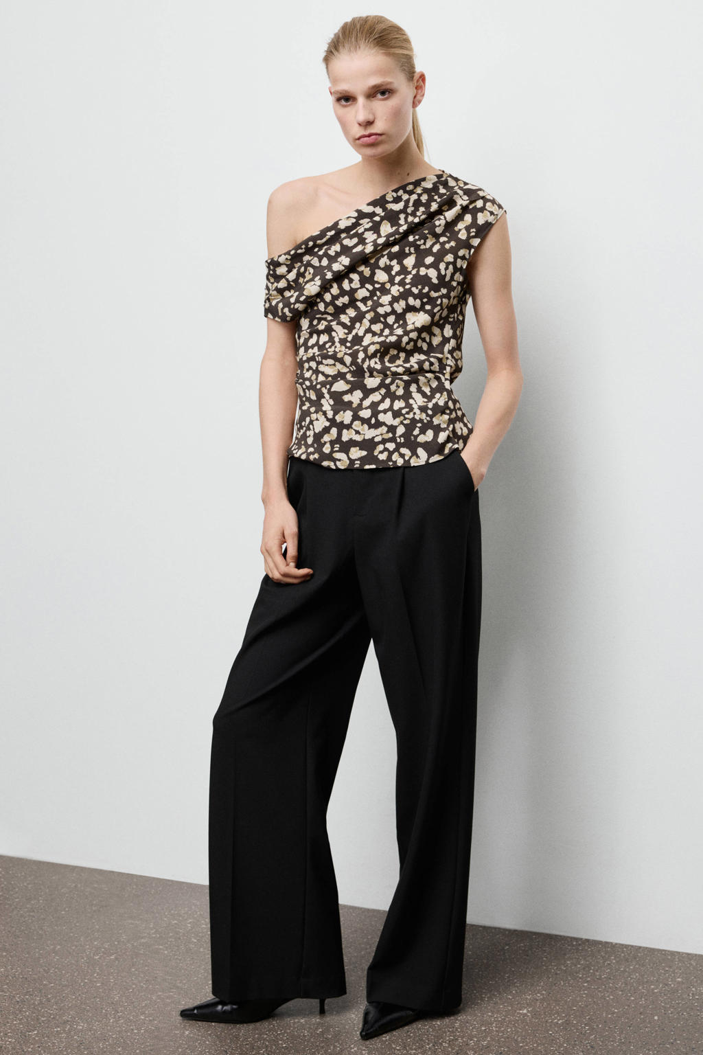 Bruine dames Mango off shoulder top van viscose met dierenprint en ritssluiting