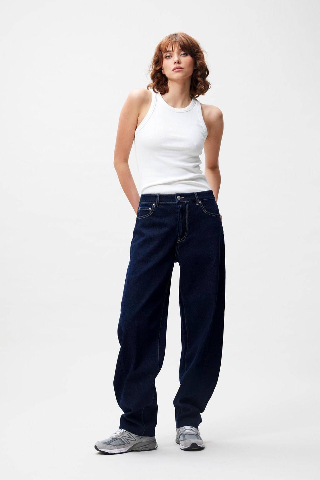 Dark blue denim dames Catwalk Junkie barrel jeans dark blue van denim met rits- en knoopsluiting en effen