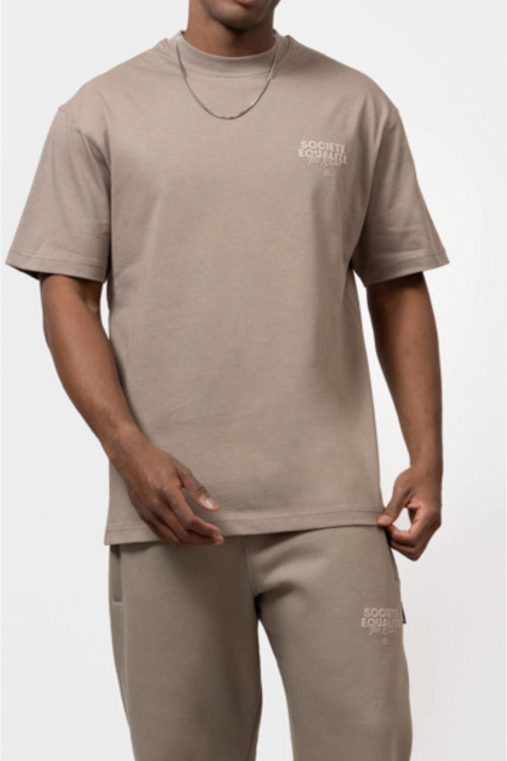 Taupe heren Equalité Oversized T-shirt van katoen met backprint, korte mouwen en ronde hals