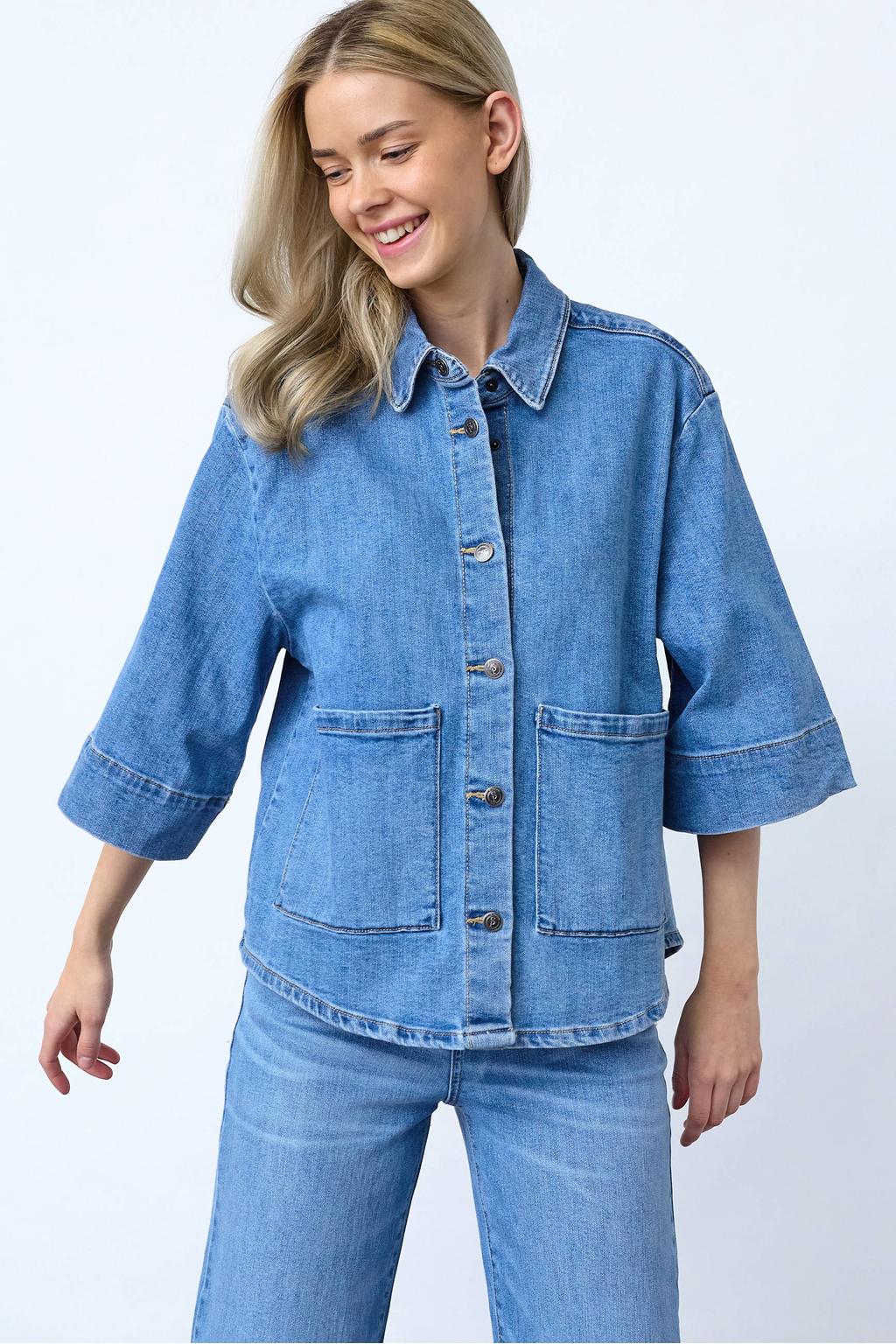 Medium blue denim dames SisterS Point blouse van denim met effen, half lange mouwen, klassieke kraag en knoopsluiting