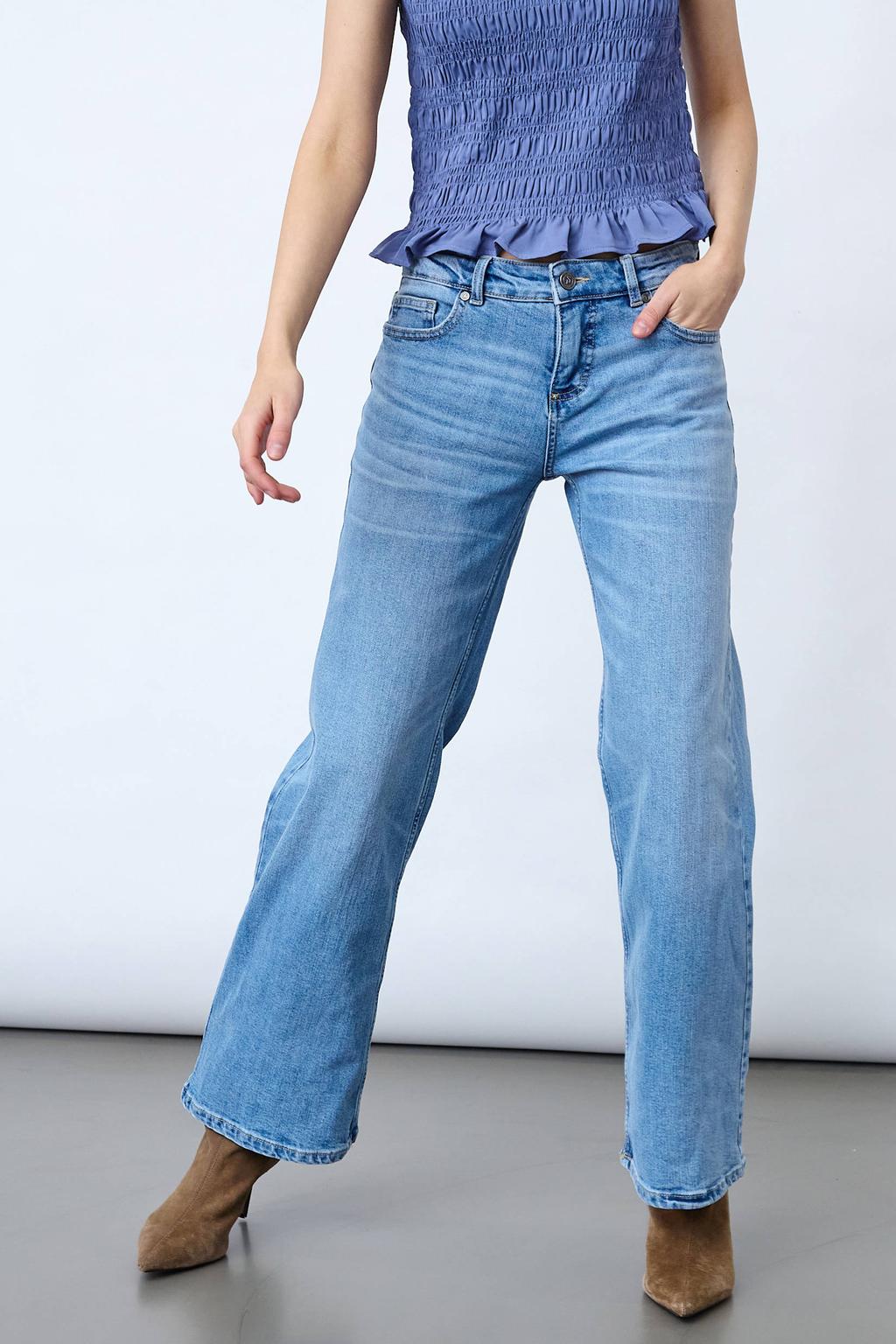 Medium blue denim dames SisterS Point straight leg jeans van denim met rits- en knoopsluiting en effen