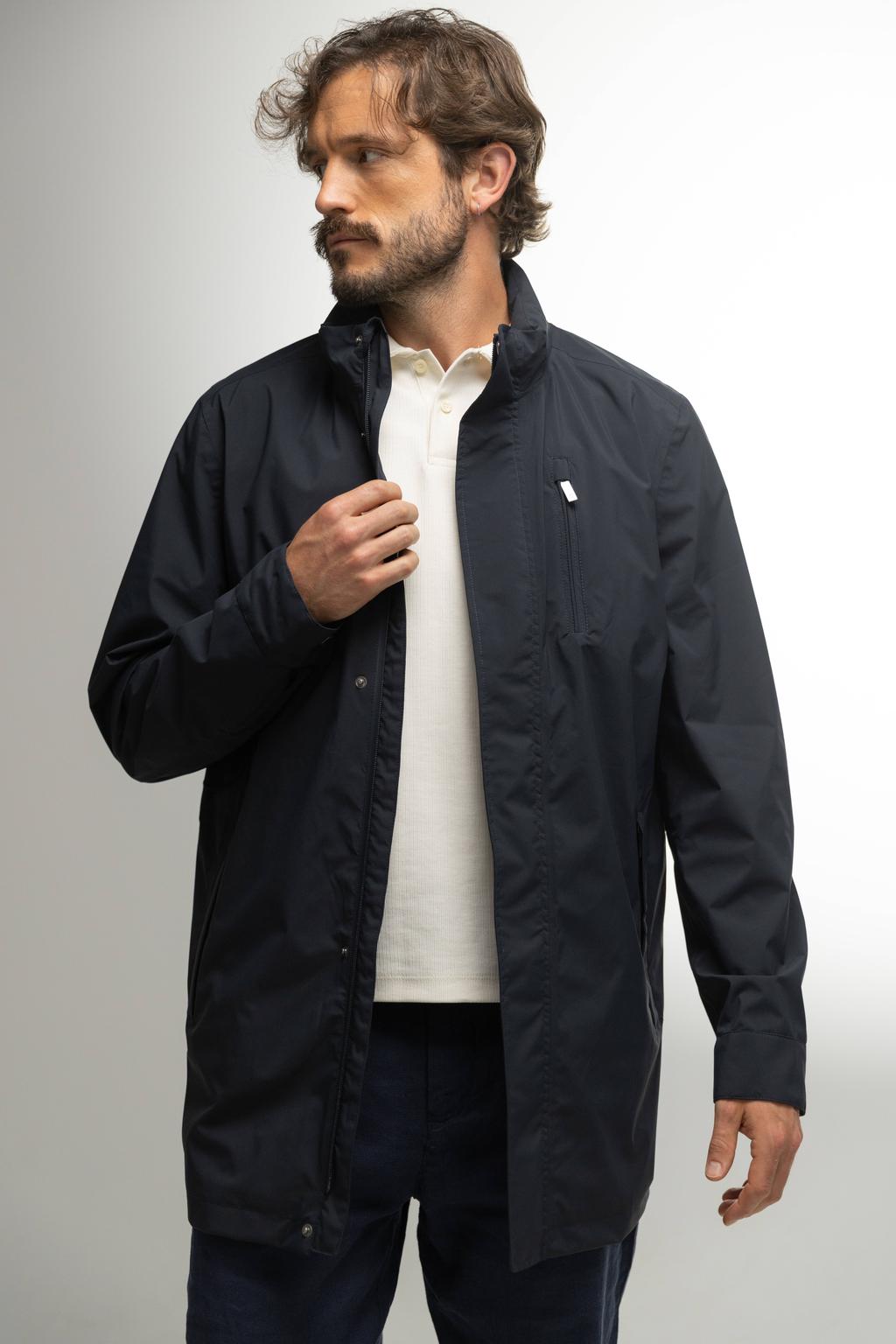 Donkerblauwe heren Agiato trenchcoat van polyester met effen, lange mouwen, opstaande kraag en rits- en drukknoopsluiting