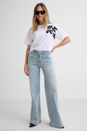 slim fit jeans