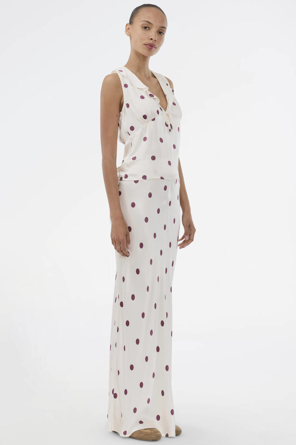 Ecru en donkerrode dames Modström top van viscose met stippenprint, V-hals en ruches