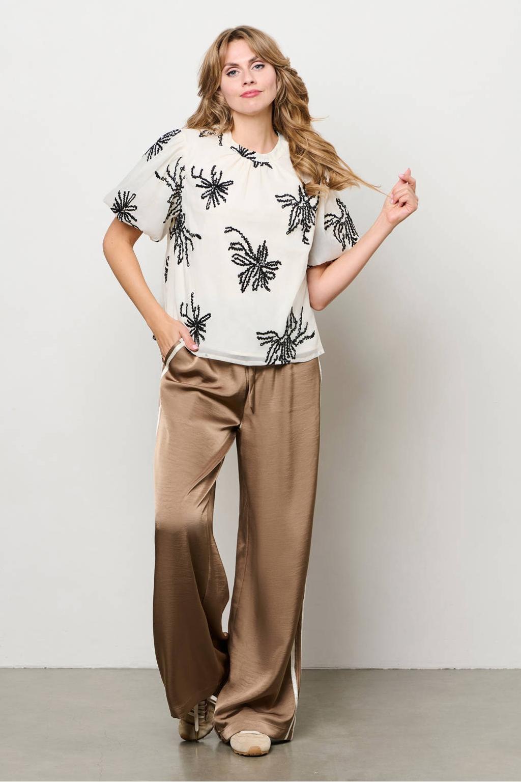 Ecru en zwarte dames &Co Woman top van polyester met korte mouwen, ronde hals en borduursels