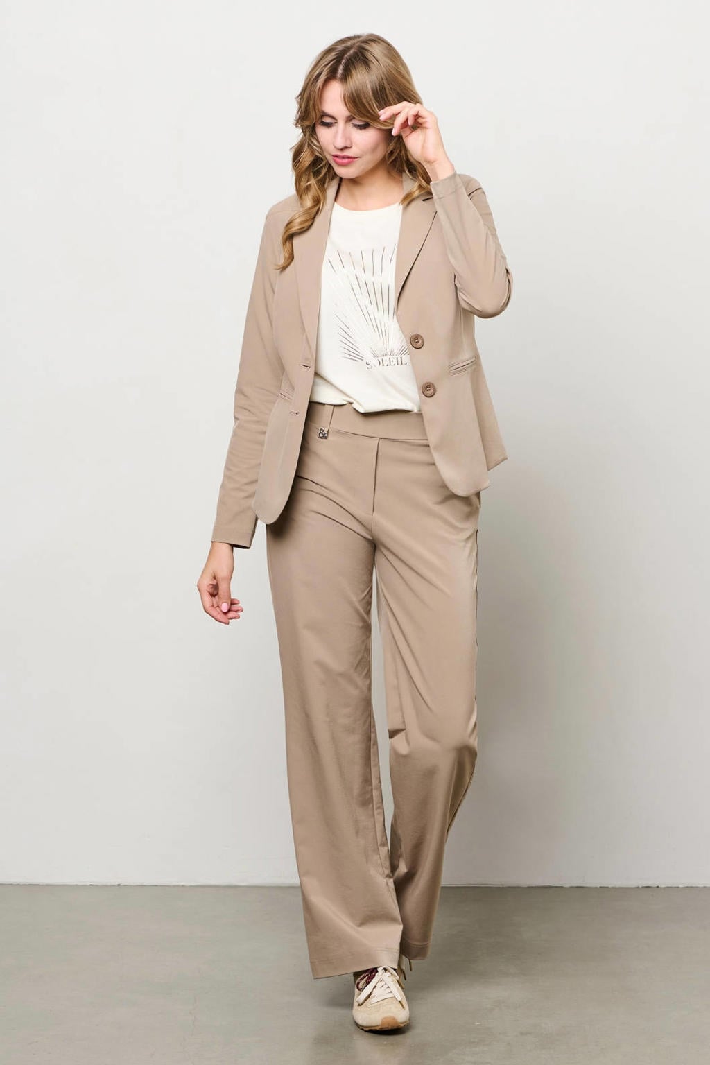 Taupe dames &Co Woman relaxed regular waist casual broek van polyamide met elastische tailleband en effen