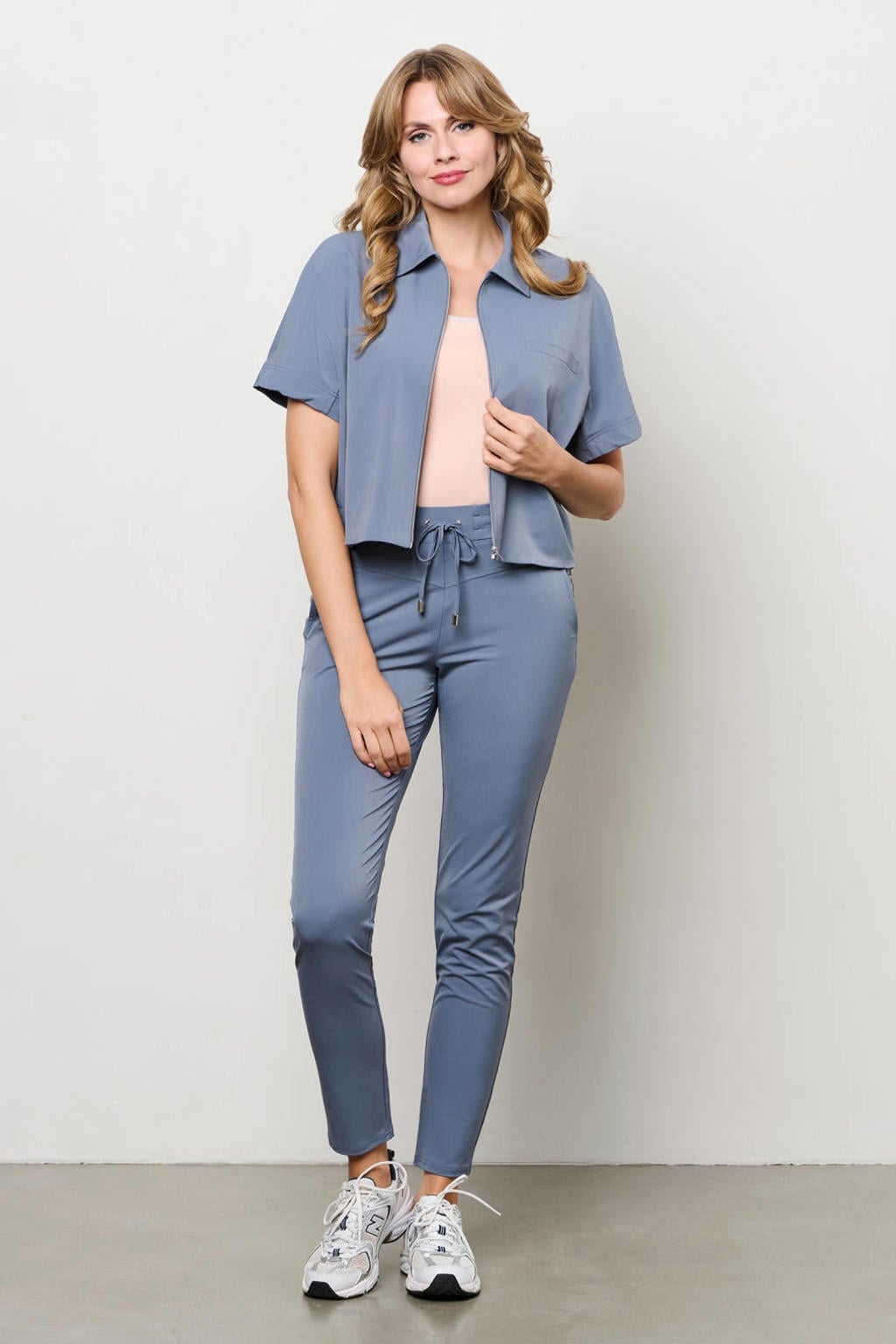 Grijsblauwe dames &Co Woman jasje blauw van polyamide met effen, korte mouwen, klassieke kraag en ritssluiting