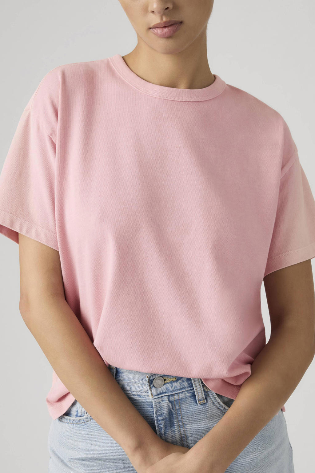 Lichtroze dames Levi's T-shirt van katoen met effen, korte mouwen en ronde hals
