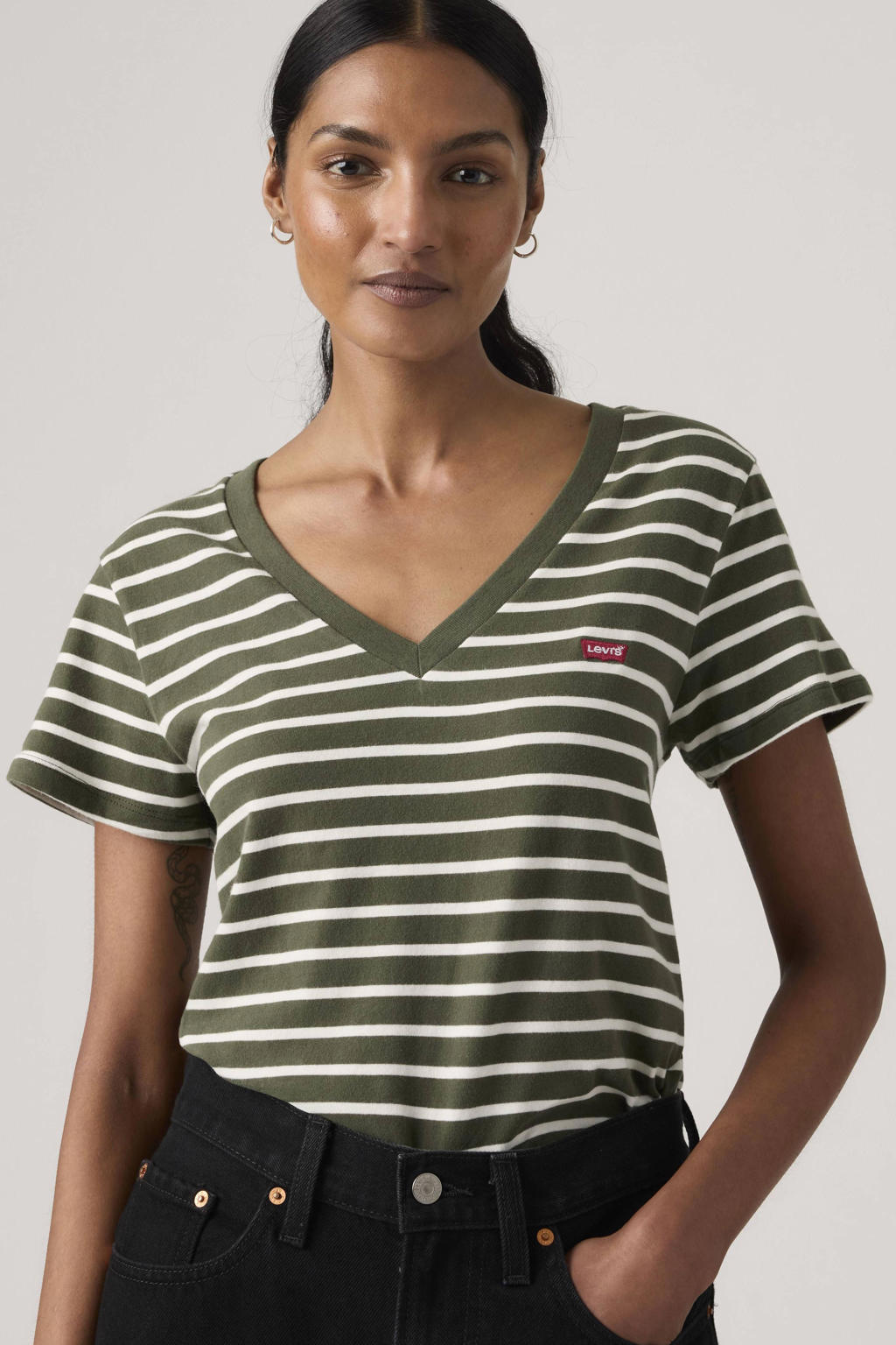 Groen en witte dames Levi's gestreepte T-shirt van katoen met korte mouwen en V-hals