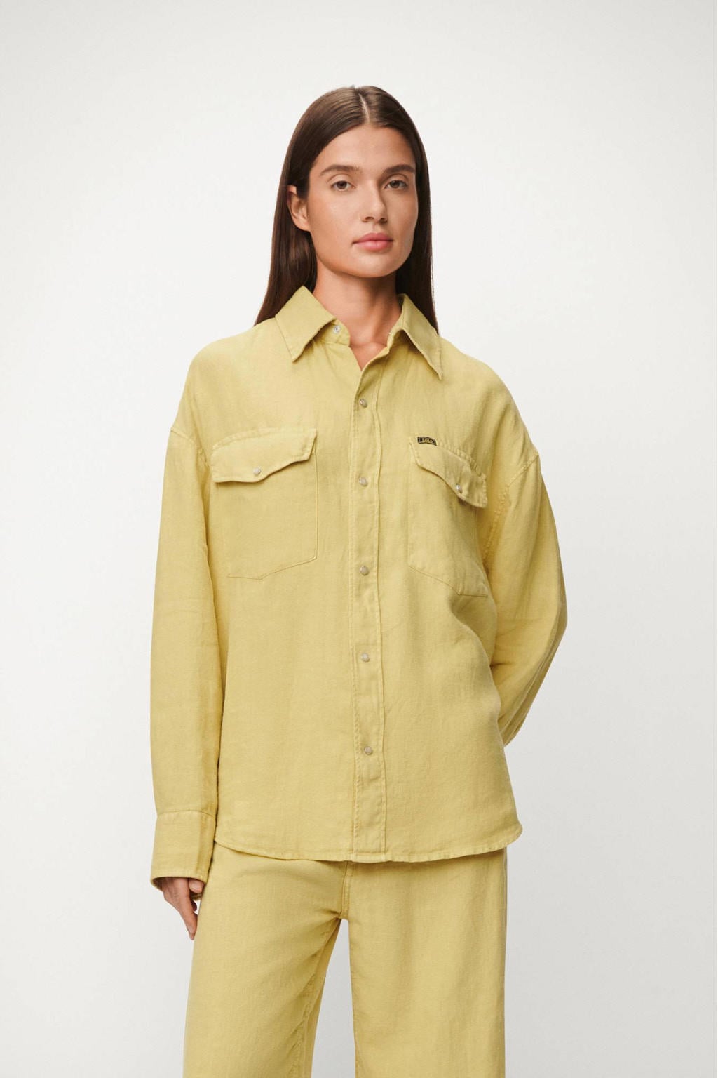 Lichtkaki dames Lois blouse van linnen met effen, lange mouwen, klassieke kraag en knoopsluiting