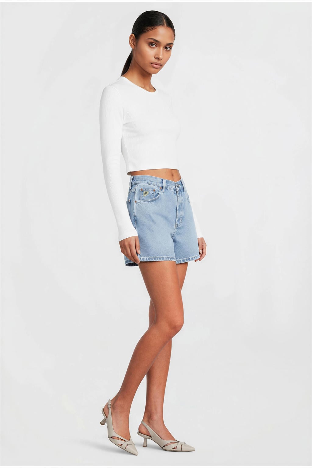 Light blue denim dames Lois regular waist short van denim met loose fit, rits- en knoopsluiting en effen
