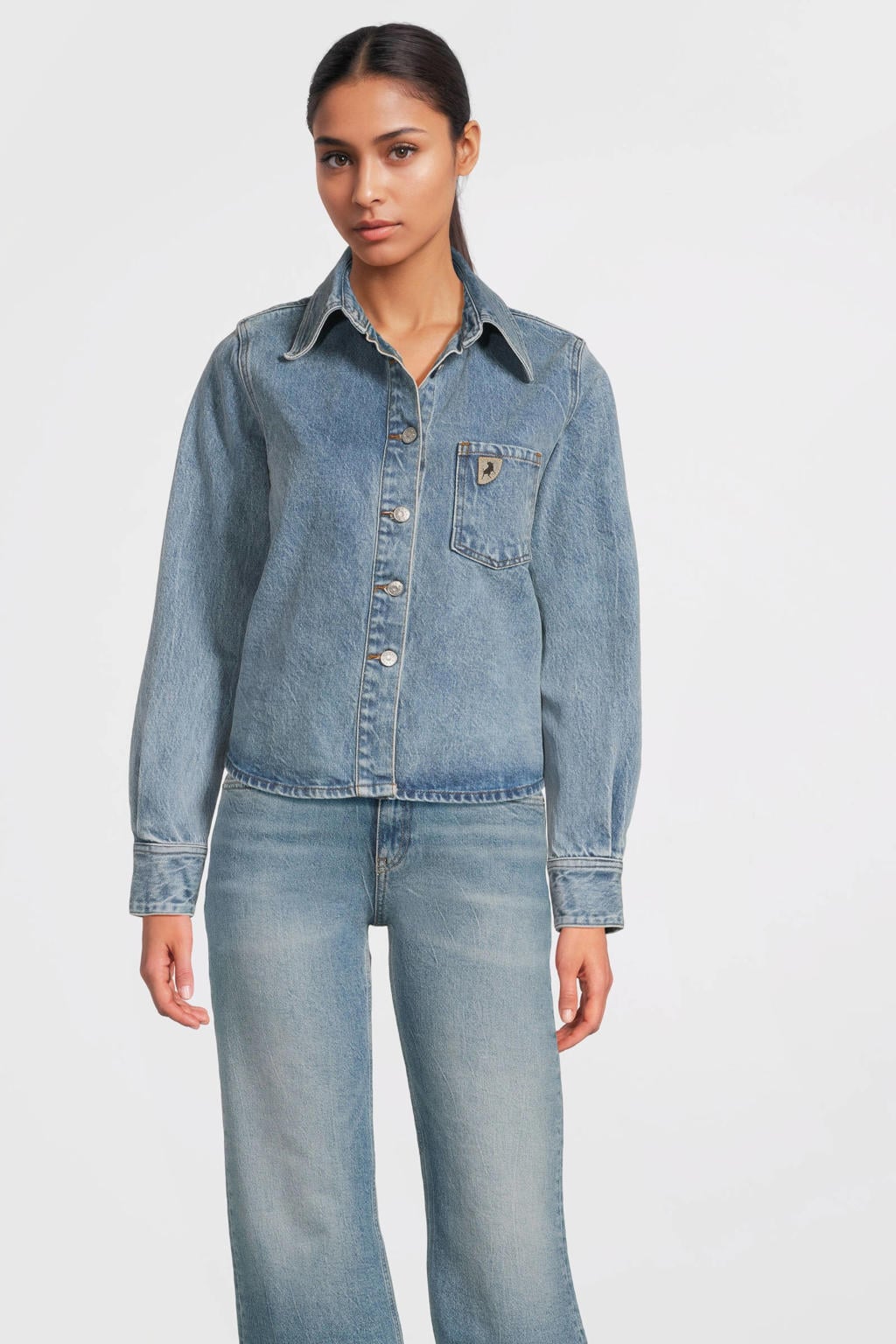 Medium blue denim dames Lois blouse van denim met knoopsluiting en effen