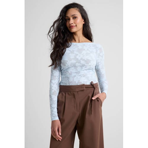 Ruby semi-transparante top met textuur lichtblauw afbeelding