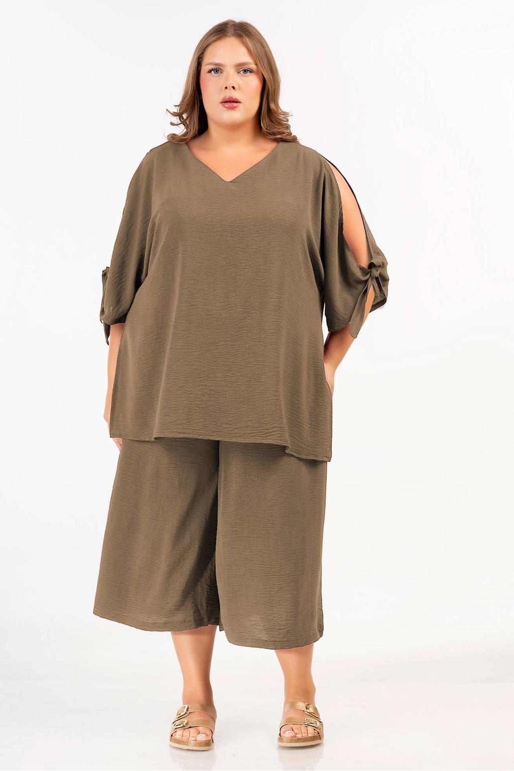 Olijfgroene dames Curviss top van polyester met effen, half lange mouwen en V-hals