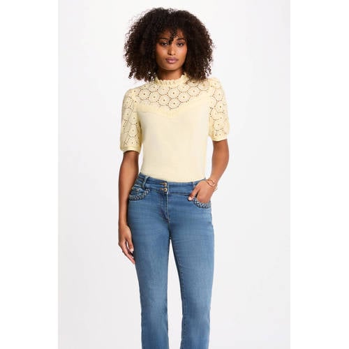 Morgan top broderie lichtgeel afbeelding